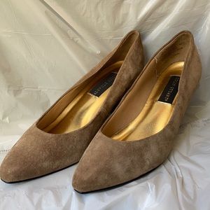 Colin Stuart taupe suede heels 10m